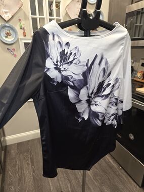 Black & White Floral Long Sleeve Boatneck Top